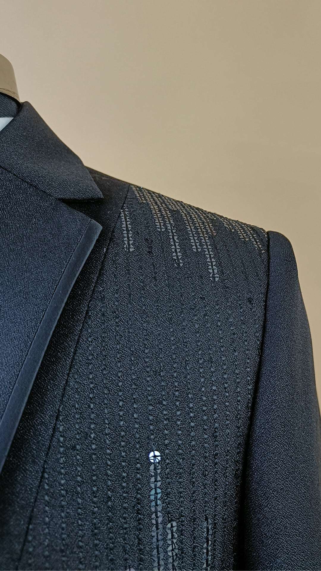 Buy Wedding Outfits Black Jacquard Sequin Beats Tuxedo Set - Buyweddingoutfits